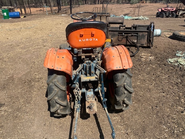 Kubota B7100 4X4 Tractor 