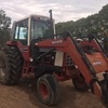 International 786 tractor with loader 