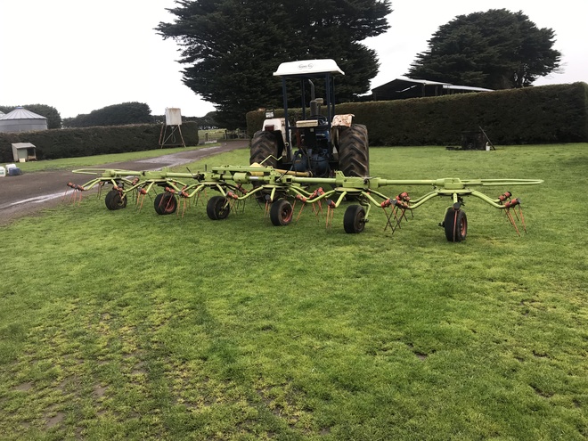 Class Volto 75 T Tedder  Rake