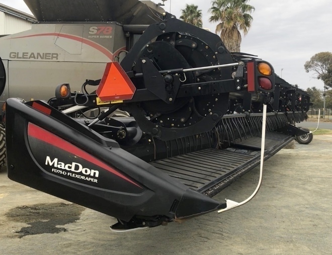 Under Auction - MacDon 2015 MD FD75-D 45ft FlexDraper Front  - 2% buyers Premium on all Lots 