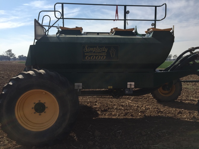 Bourgault 8810 - 35 Foot, Simplicity 6000 Air Cart