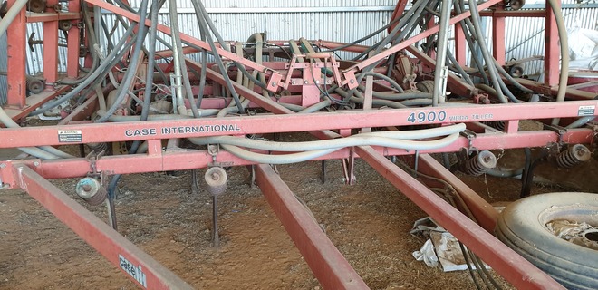 Case 4900 Vibra Tiller