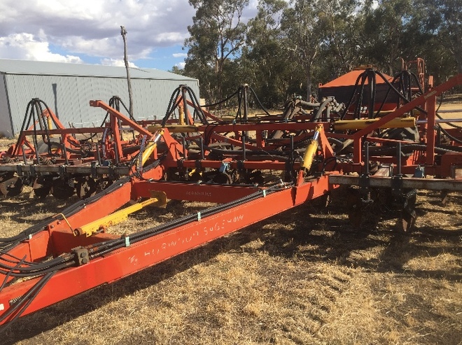 Air Seeder  Horwood  Bagshaw  with 47ft Bar & 8000L Tank / Cart