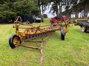 Chamberlain 14 Disc one way plough. 