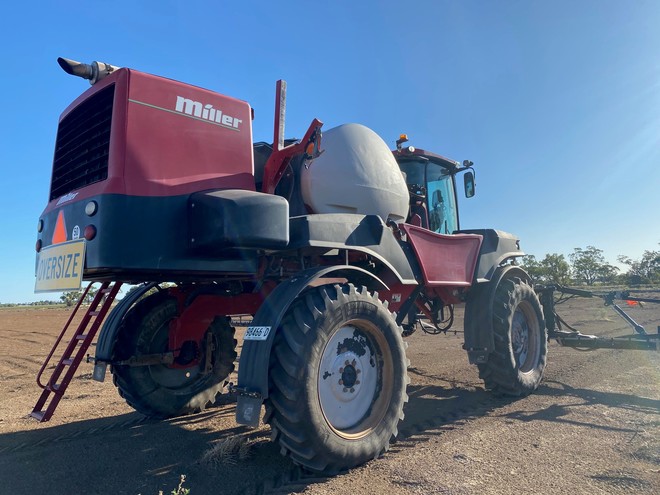 2017 Miller 5240 Self Propelled Sprayer