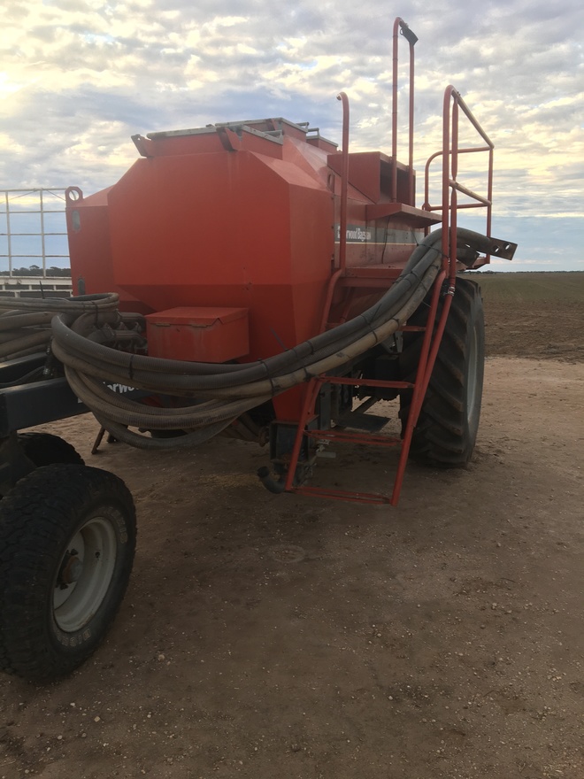Horward Bagshaw 6000 lt Air Cart