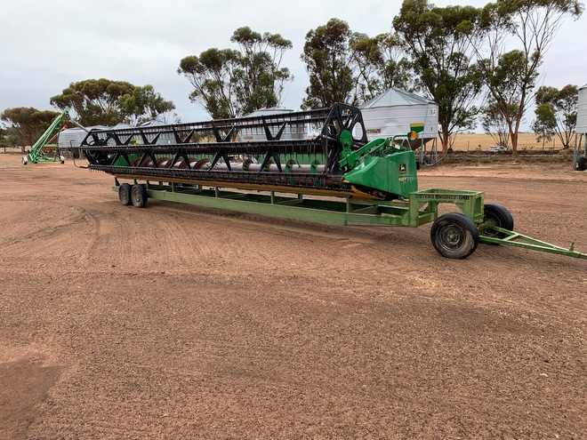 John Deere 930 F Front