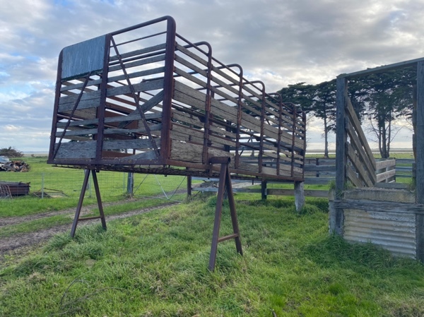 17ft Stock Crate