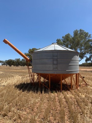 WANTED Fertiliser Field Bin with Auger
