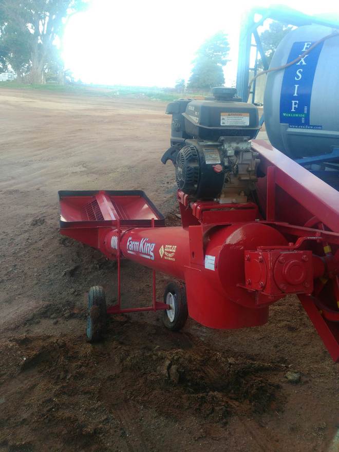 Farm King 1010 transfer auger