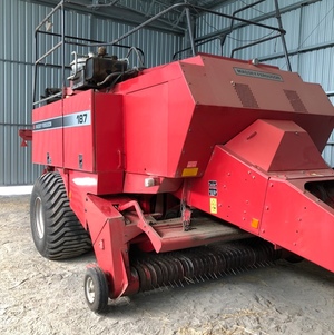 Massey Ferguson 187 Baler