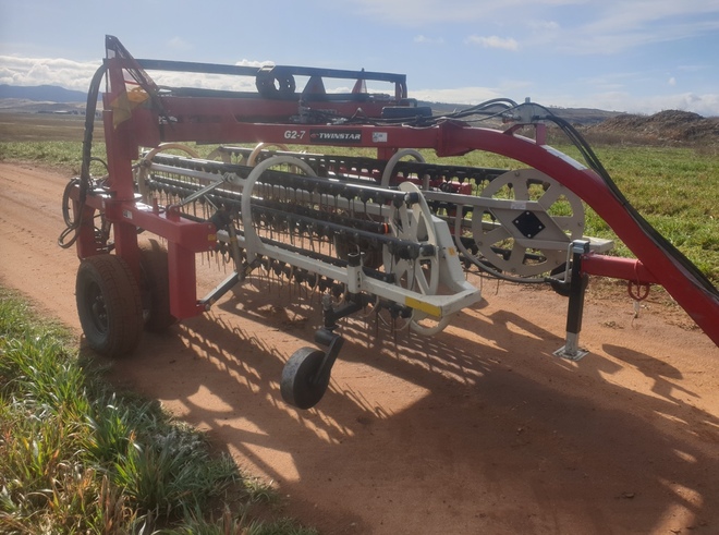 Twinstar 2030 G2-7 Hydraulic Hay Rake