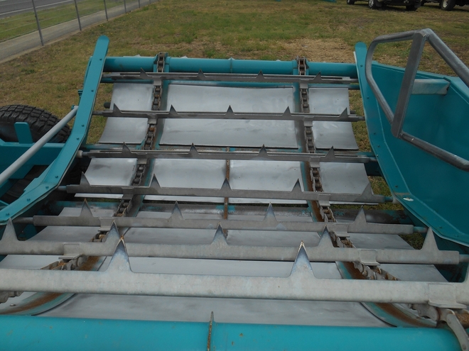 Knuckey TTF1000 2 Bale Trailing Bale Feeder