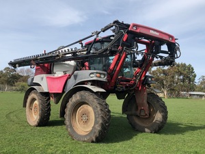 2014 Miller Nitro 5240 Self Propelled Sprayer