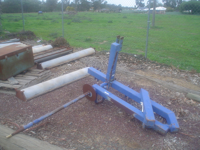 Robinson Round  Bale Handler
