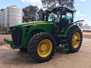 John Deere 8225R