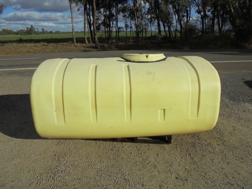  Hardie 2000 Litre Chemical Tank 