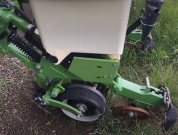 Boss 12m linkage planter L200