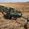 2013 John Deere S670 Header with 40' D60 MacDon Front and trailer