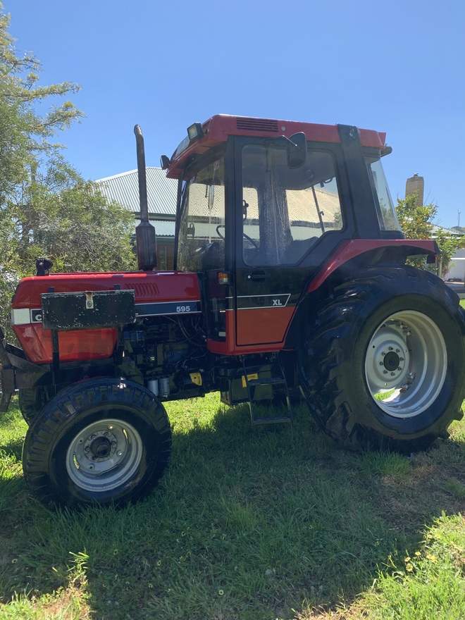 CASE 595XL Tractor