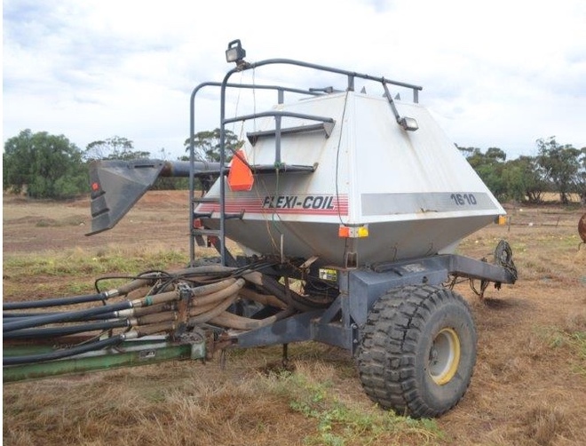 Airseeder -Flexicoil Air Seeder 1610. Farm Leased ### Price Reduction ###