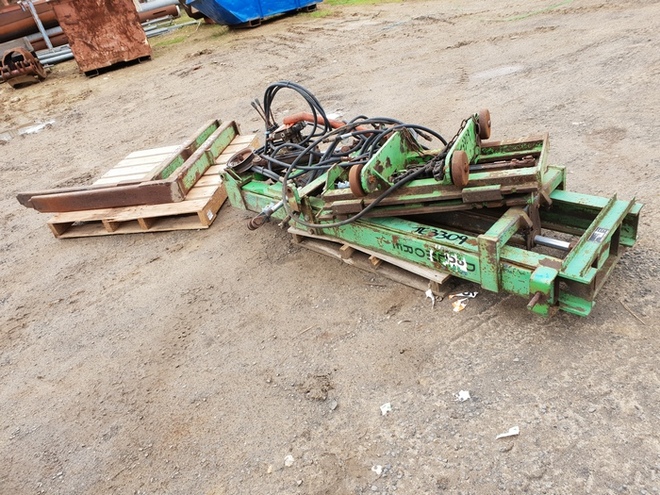 Dalmore Tractor Forklift Mast Attachment