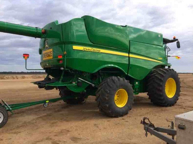 2013 John Deere S680 Combine Harvester