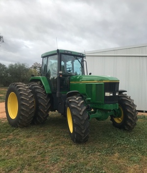 John Deere 7800 Tractor