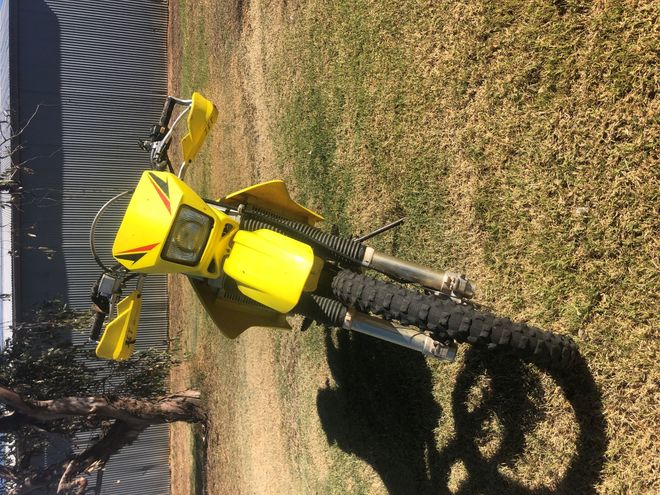Suzuki DRZ 400