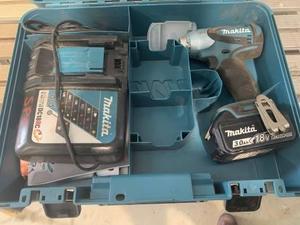Under Auction (A126) - Makita DTW251 Rattle Gun With Charger  (Tooborac)