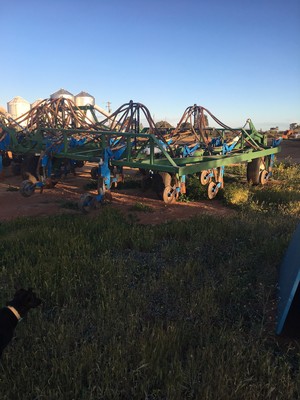 Smale Multivator  Primary Sales Parallelogram Airseeder and Flexicoil 2320 Air cart