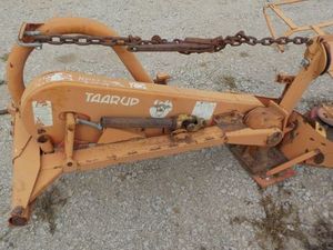 Under Auction - Taarrup 7 Disc Mower - 2% Buyers Premium on all Lots