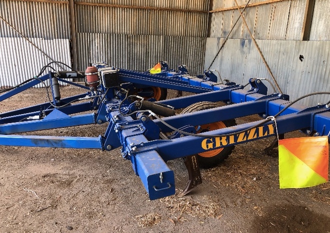 2015 Grizzly Deep Ripper with Hydraulic Breakout