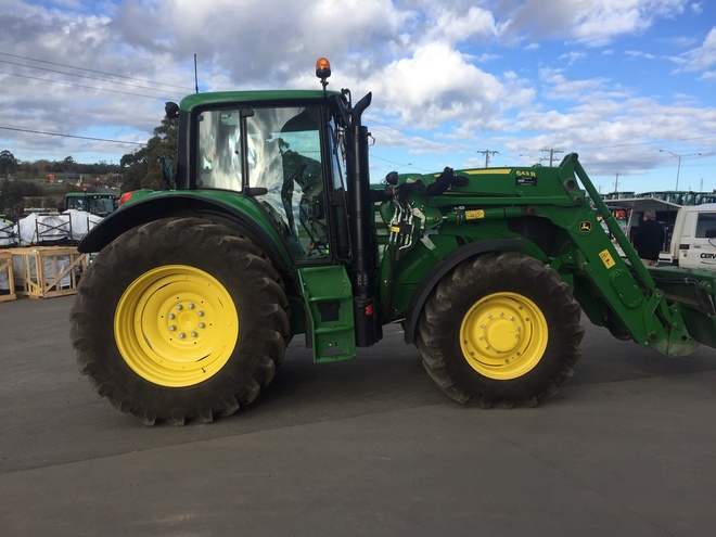 JOHN DEERE 6140M TRACTOR & LOADER