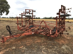 WANTED International 740 Folding Wing  Scarifier