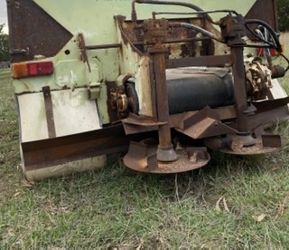 Truck mount fertiliser spreader (Comspread) 