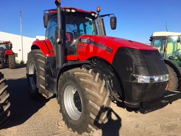 2016 Case IH Magnum 250 CVT Tractor