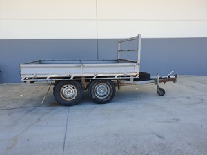 Flat Top Tandem Trailer with stock crate & sides