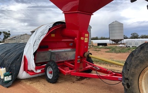 Akron E9700HE Grain Bag Inloader