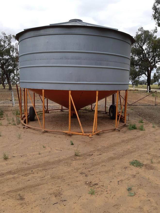 2 x Ackland & 1 x Sherwell Field Bin. 1x Auger