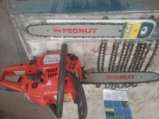 Under Auction - 1 .14 inch Husqvarna Chainsaw