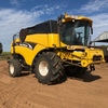 2003 New Holland CX780 Header with 25ft Honeybee Front