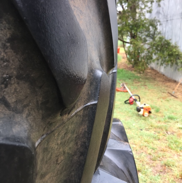 20.8-42 or 520/85R-42 Tyres 16.9-30 tyre