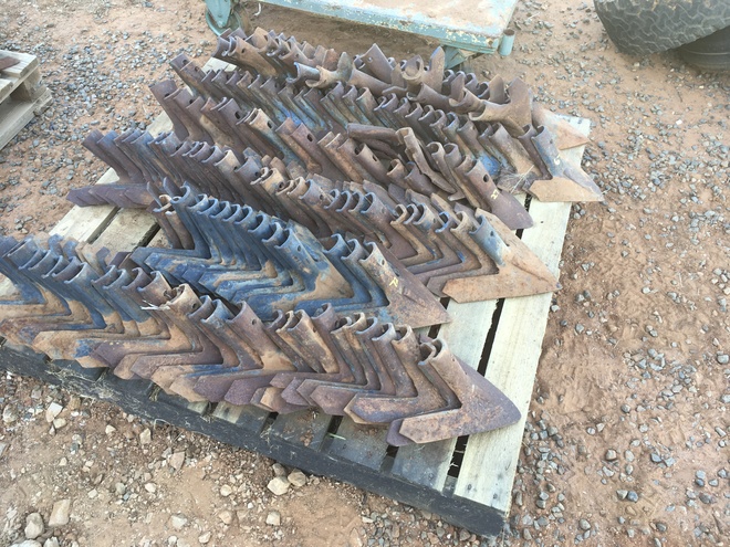 Under Auction - (A132) - Assorted Flexicoil Knock On Points 