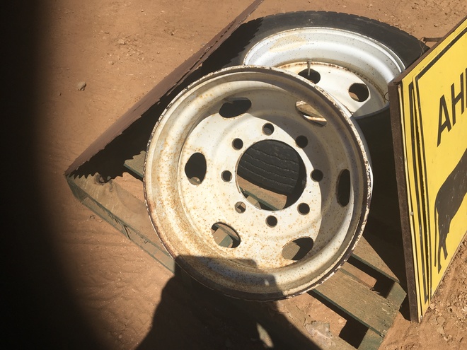 (A132) - 2 x Isuzu Tubeless Rims