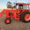 International 866 Tractor with Loader