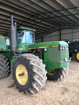 John Deere 8450 Tractor