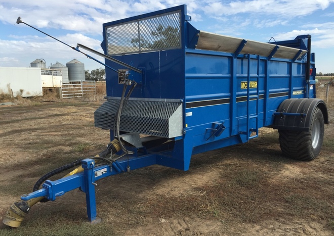 2013 MCINTOSH 7.5 MANURE SPREADER FOR SALE - AS NEW!