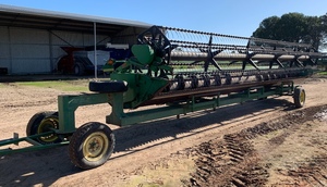 John Deere 930R Header Front
