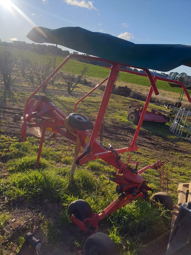 Kverneland Taarup 750 Rotary Hay Rake